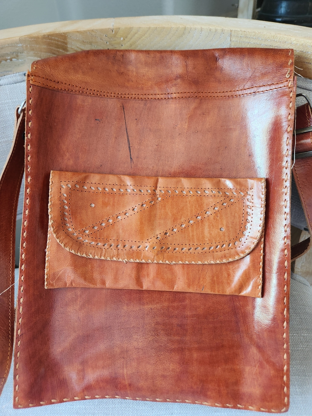 Artisan Vintage Leather Bag in Cognac - Picture 4 of 8